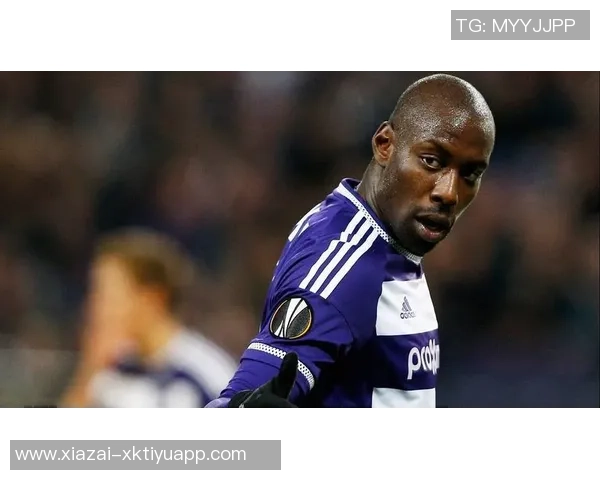 沃特福德宣布意大利中场博维加盟并透露其植入心脏除颤器的健康状况 沃特福德宣布意大利中场博维加盟并透露其植入心脏除颤器的健康状况