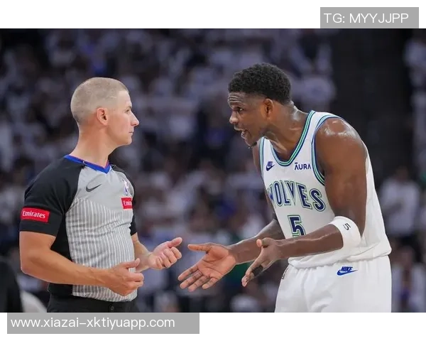 爱德华兹近期表现惊艳场均313分助球队争胜状态火热 爱德华兹近期表现惊艳场均313分助球队争胜状态火热